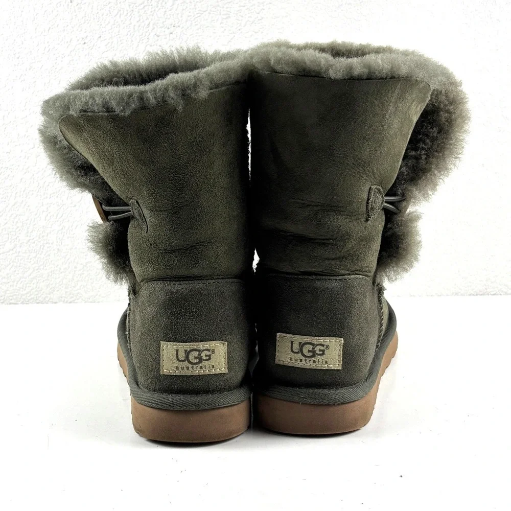 UGG Bailey Button Boots Women 7 Olive‎ Green Suede Shearling 5803 Gorpcore Cozy